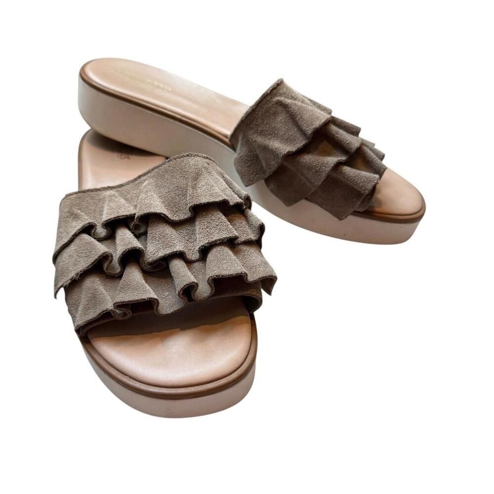 Seychelles ruffled Tan suede sandal size‎ 10 EUC